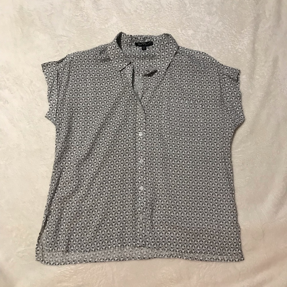 Velvet Heart Starry White Button down Sleeveless Blouse
